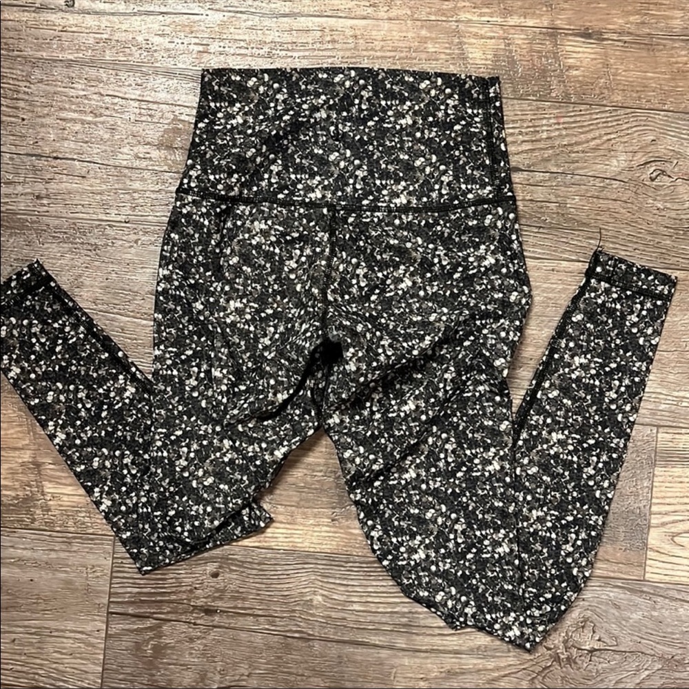 Lululemon leggings 28”